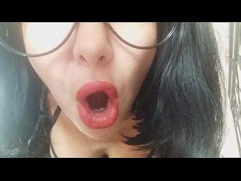❤️ عزيزتي ، زوجة والدتك لن تسمح لك بالذهاب إلى المدرسة اليوم ... أحتاجك كثيرًا ... ️