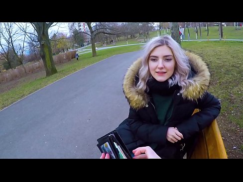 ❤️ يبتلع نائب الرئيس الغريب الساخن من أجل المال - اللسان في الحديقة بواسطة Eva Elfie ️